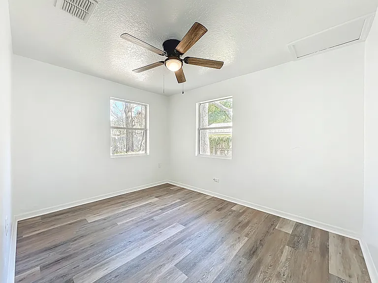 301 E Atwater Ave — Photo 14