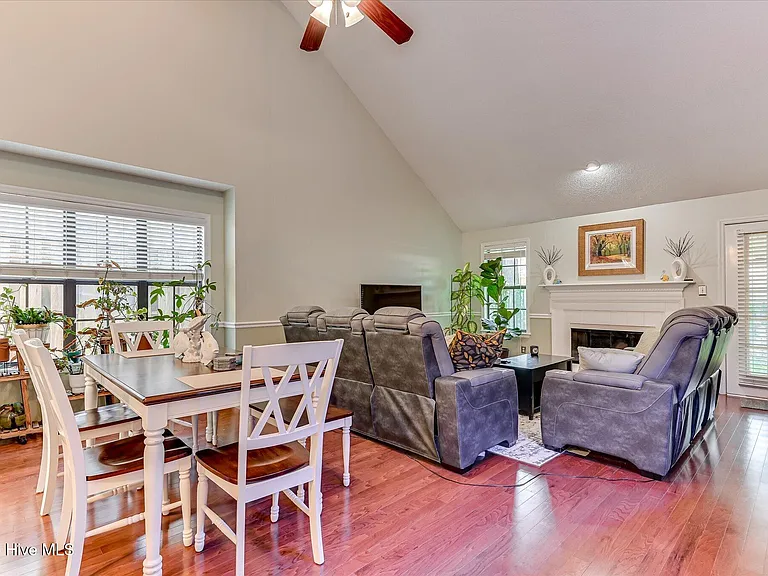 2528 Commons Trce — Photo 8