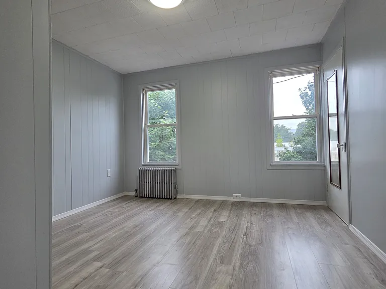 430 E 9th St — Photo 14