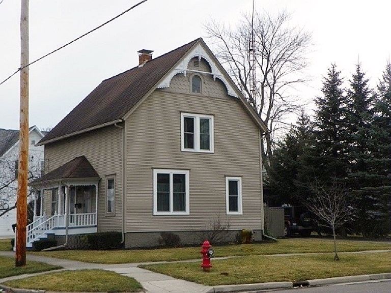1st image of 322 W Jefferson St