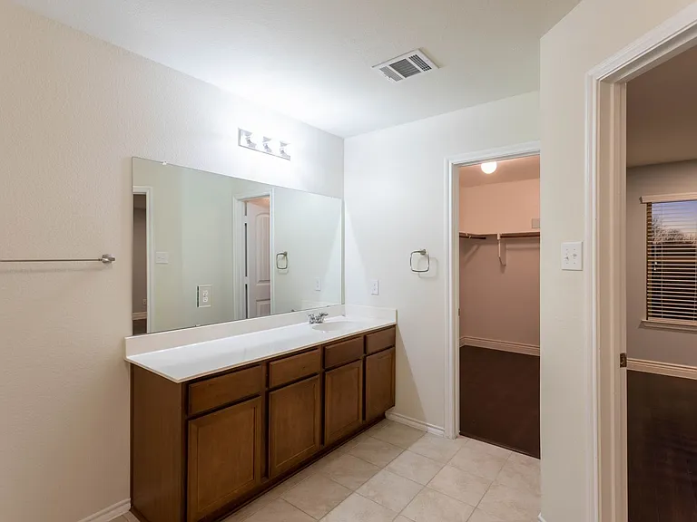 1009 Riverstone Trl — Photo 22
