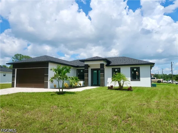 2607 E 18th St, Lehigh Acres, FL 33972