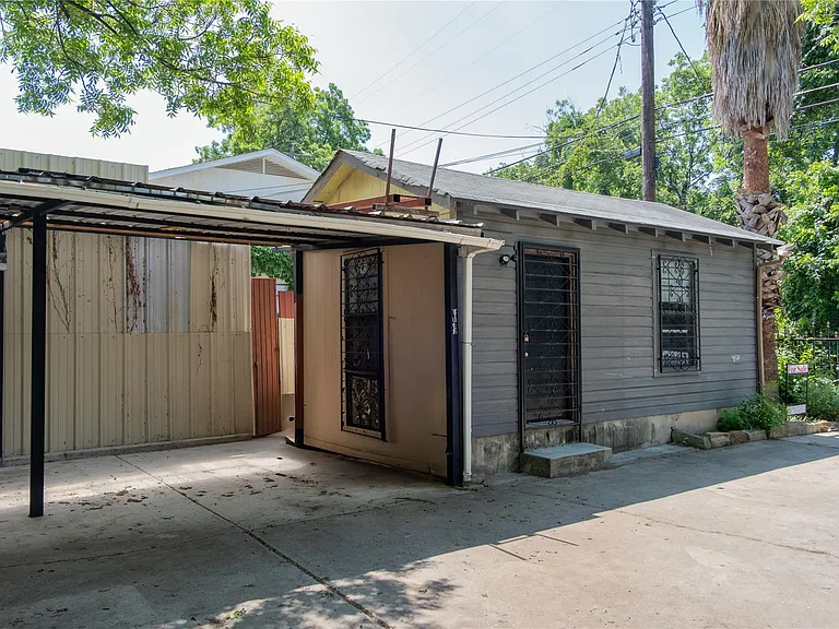 2607 E Cesar Chavez St — Photo 6