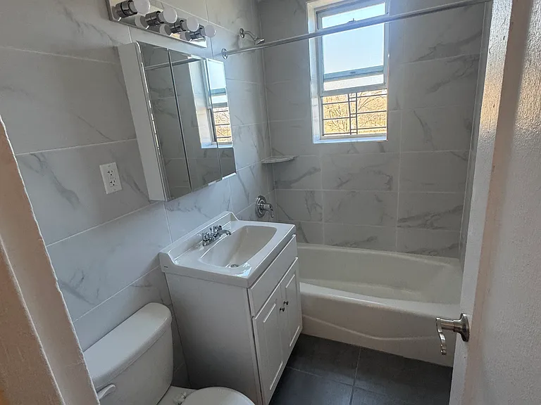 2072 20th Ln #2A — Photo 4
