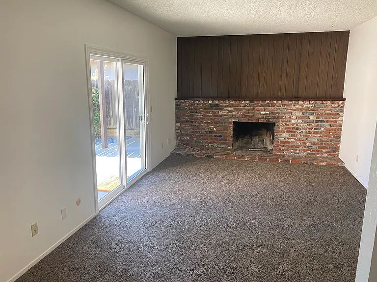 1432 E Paul Ave — Photo 11
