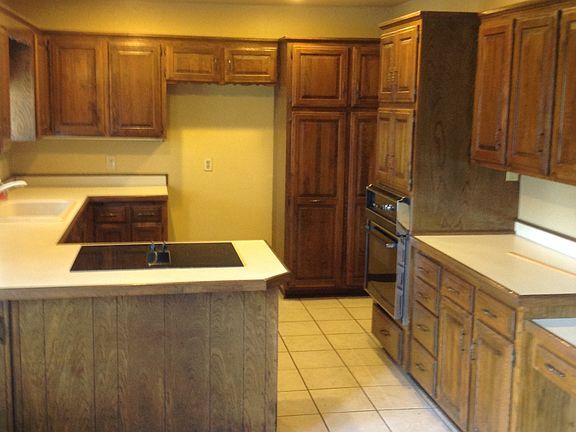 Kitchen with Nook and planning desk
