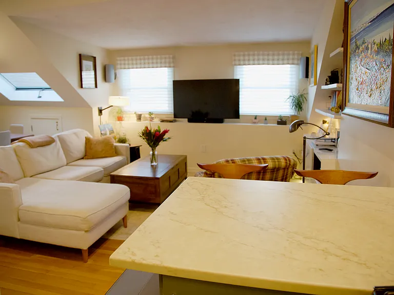 7 Dwight St #5 — Photo 5