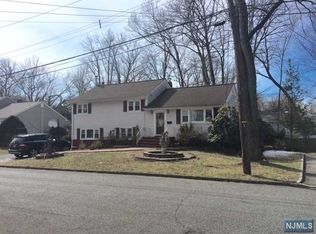 28 Walters St, Bergenfield, NJ 07621