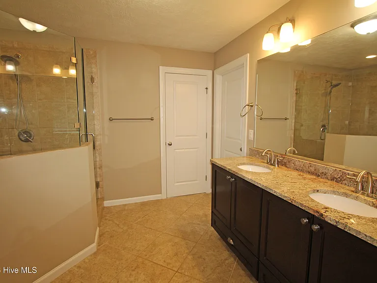 7218 Hoffman Dr — Photo 14