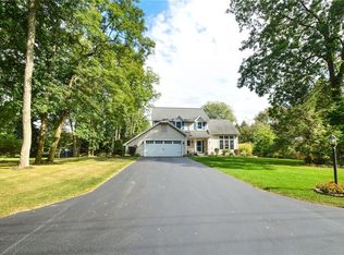 326 Webster Rd, Webster, NY 14580