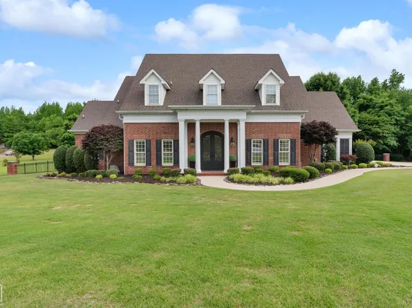 4221 Clubhouse Dr, Jonesboro, AR 72405