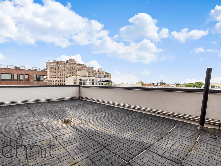 562 Park Pl #2B — Photo 31