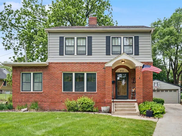 912 37th St, Des Moines, IA 50312
