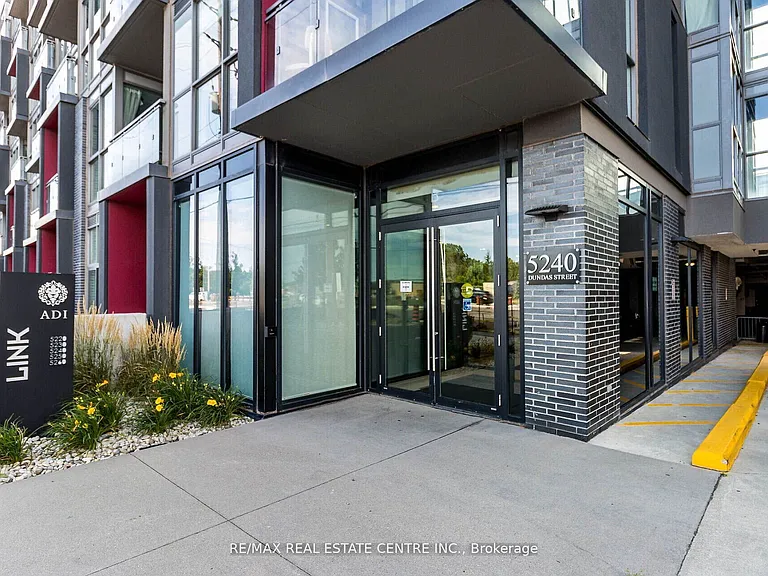 5240 Dundas St #B314 — Photo 28
