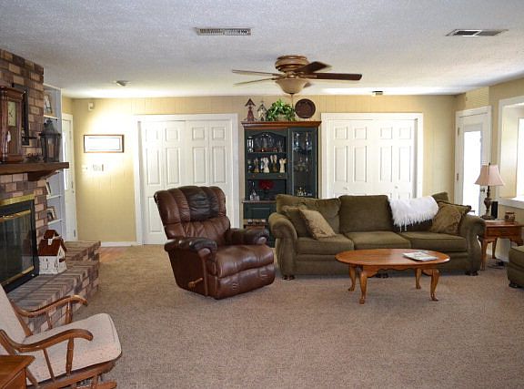2nd image of 124 34th St