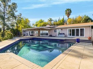 16922 Oak View Dr, Encino, CA 91436