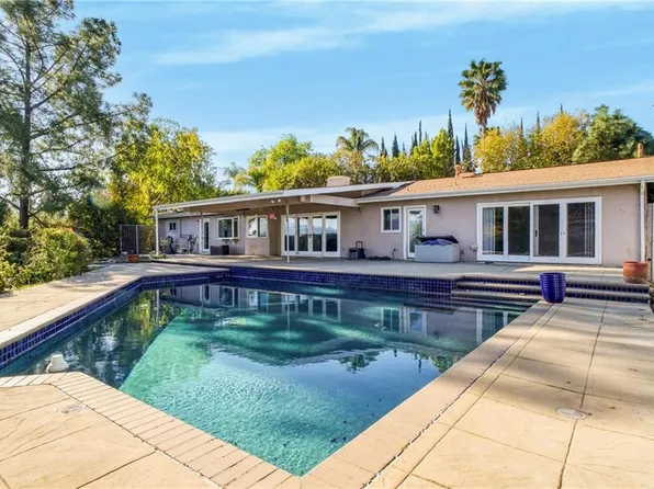 16922 Oak View Dr, Encino, CA 91436
