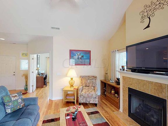 3rd image of 130 Colonial Woods Dr