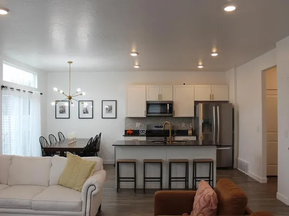 324 N 380 W Unit 12, Pleasant Grove, UT 84062