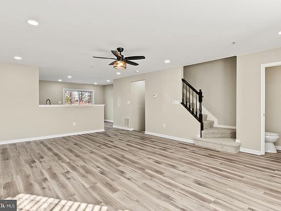 4th image of 454 Renfro Ct