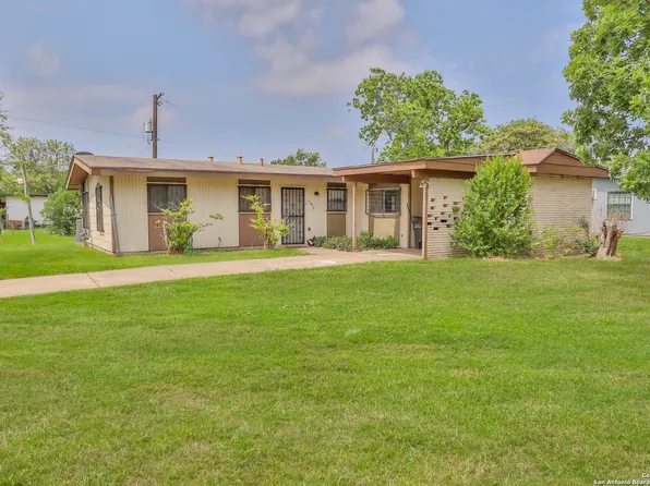 6102 APPLE VALLEY DR, San Antonio, TX 78242