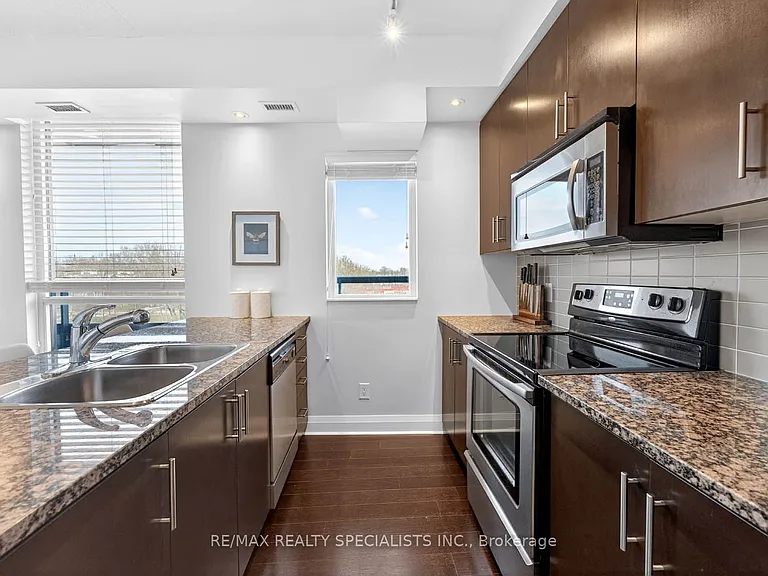 1 Hurontario St #306 — Photo 27