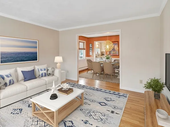 48-48A B St, Hull, MA 02045