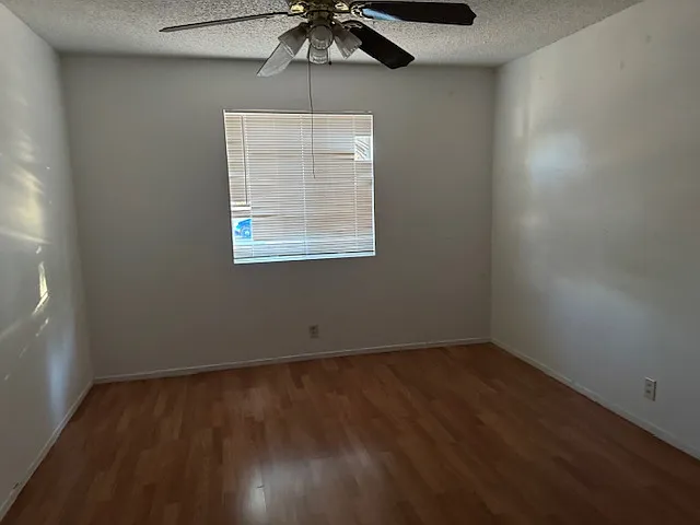 1900 Embrey Ave — Photo 6