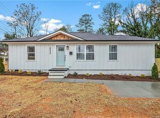 2552 Barringer Dr, Charlotte, NC 28208