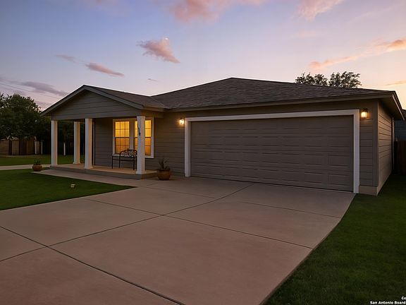 2nd image of 119 SPRUCE BREEZE