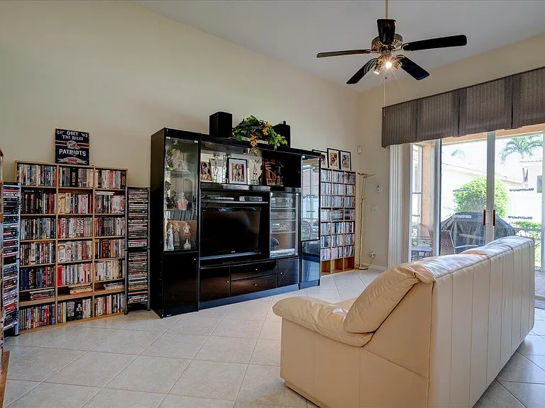 15323 Fiorenza Cir — Photo 27