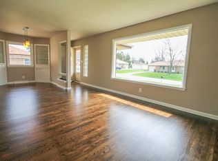 7840 W Allerton Ave, Greenfield, WI 53220