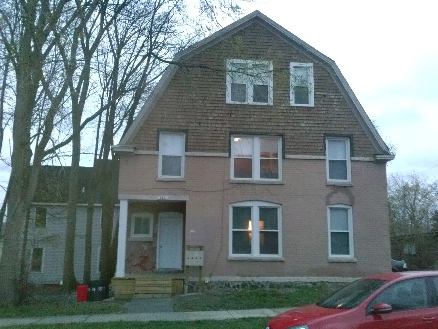 4 bed, 1350 sqft, $470 — Photo 1