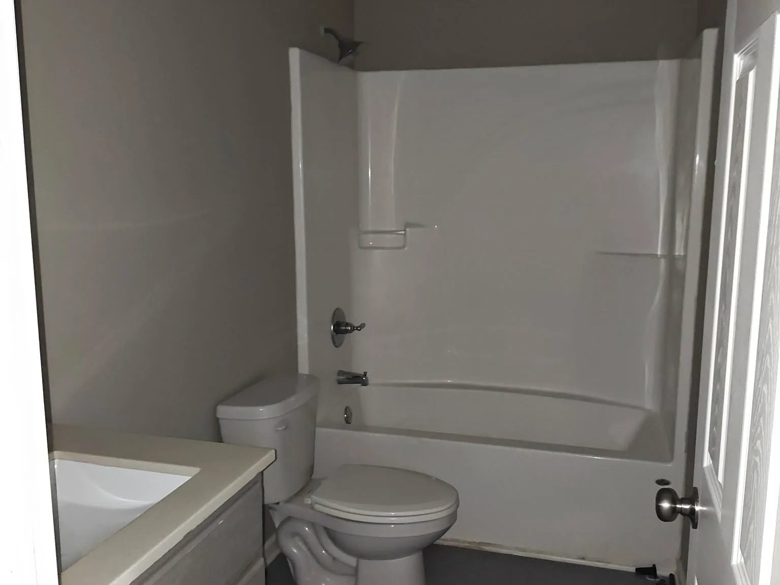 3 bed, 1090 sqft, $1,475 — Photo 2