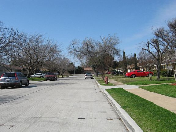 5th image of 906 Cielo Vista Dr