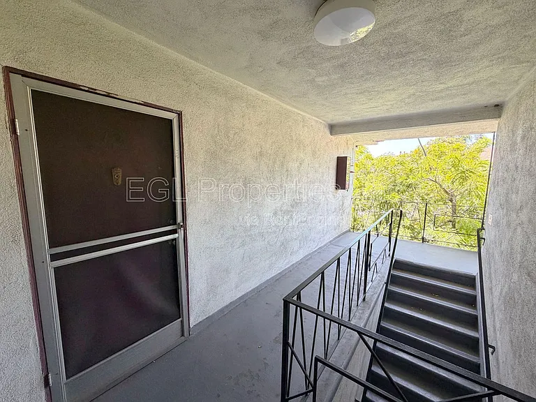 1168 N Curson Ave #12 — Photo 15