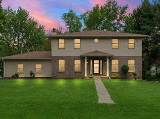 602 Coffee Creek Rd, Chesterton, IN 46304