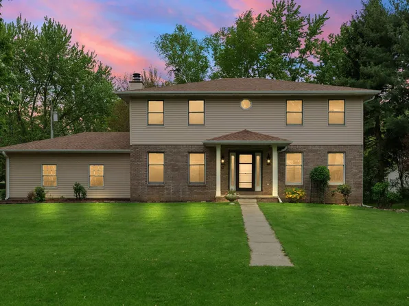 602 Coffee Creek Rd, Chesterton, IN 46304