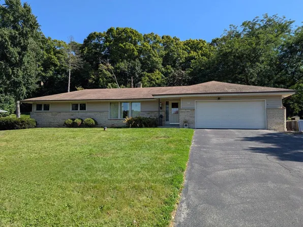 4612 South Shore AVENUE, Slinger, WI 53086
