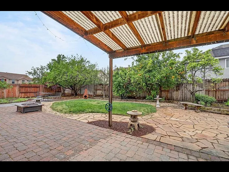 6311 Bluebill Ct — Photo 16
