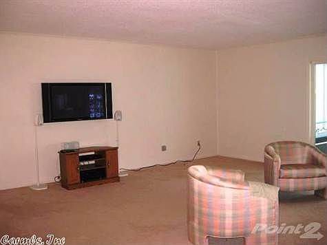 3rd image of 1000 S Manor Dr