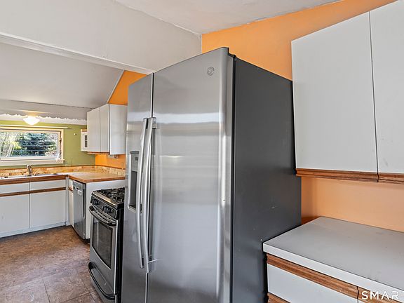 5th image of 683 Berkshire Road