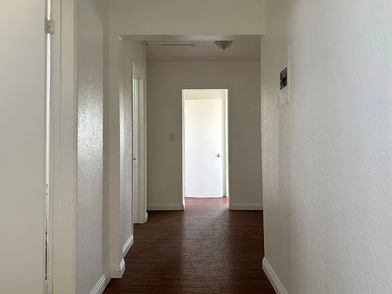10705 S Figueroa St #10 — Photo 7