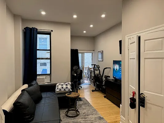 Rented by Friedman Roth Realty | media 4