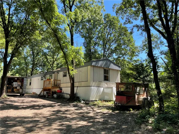 9719 S Pleasant Valley Rd, Gentry, AR 72734