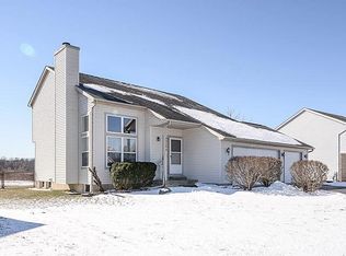 9035 Wildwood Lake Dr, Whitmore Lake, MI 48189
