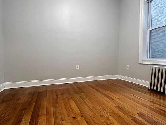 2nd image of 384 Baldwin Ave APT 3
