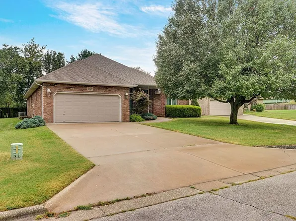 2624 W Lasalle St, Springfield, MO 65807