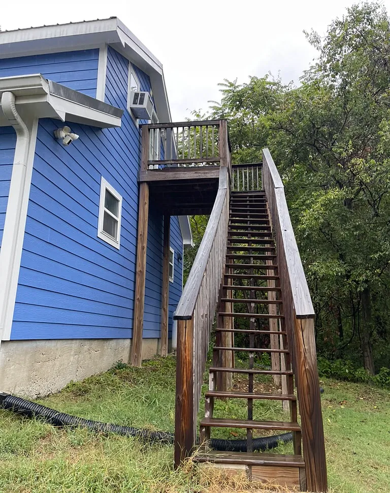 Studio, 300 sqft, $1,200 — Photo 1