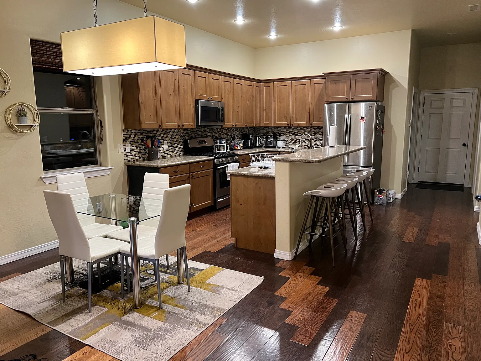 2 bed, $2,500 — Photo 4
